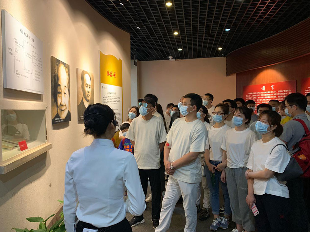 8-华中区域组织整个员工赴长沙开慧镇发展党史进建教育。.jpg